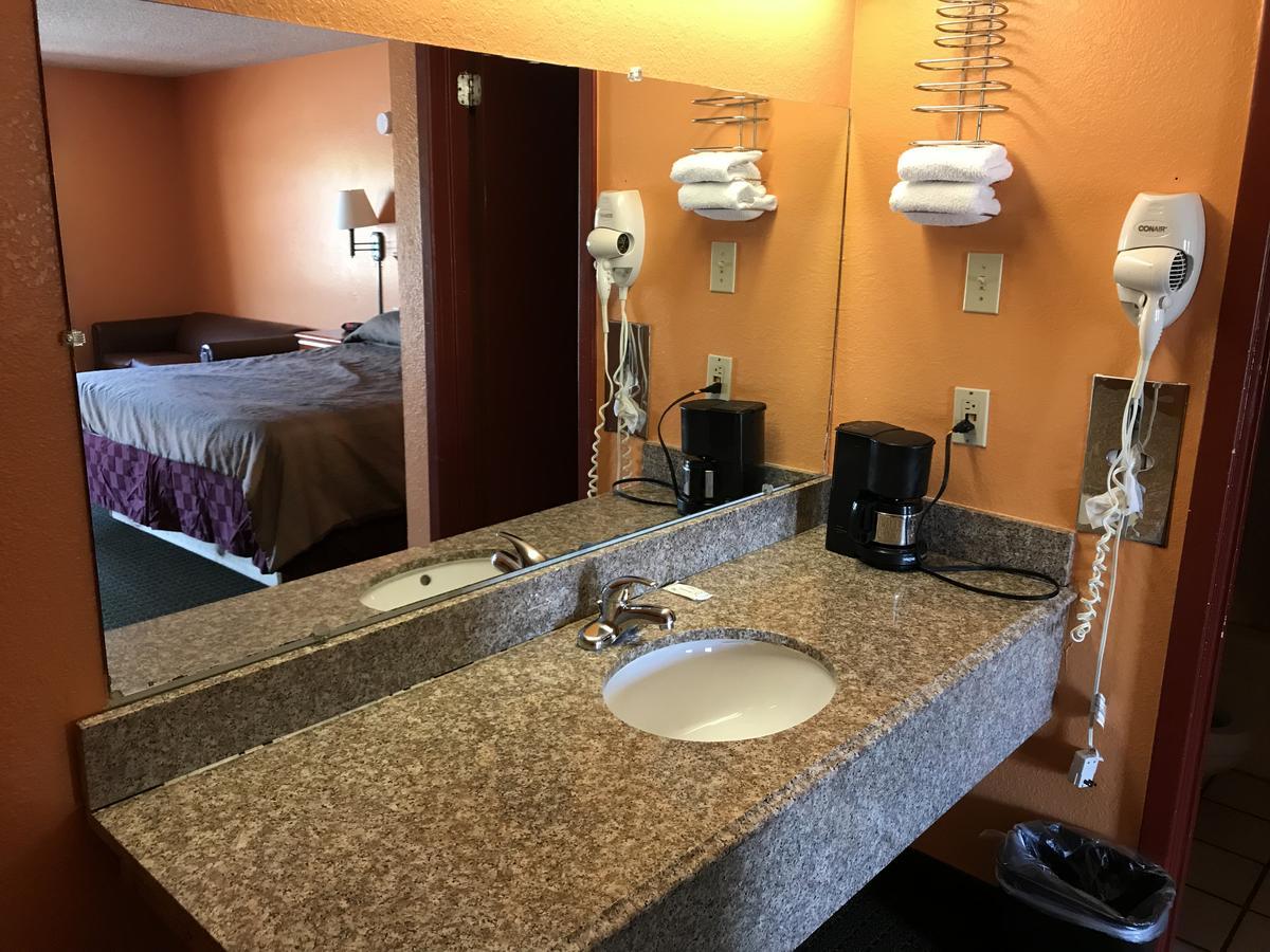 American Inn Cleburne Extérieur photo